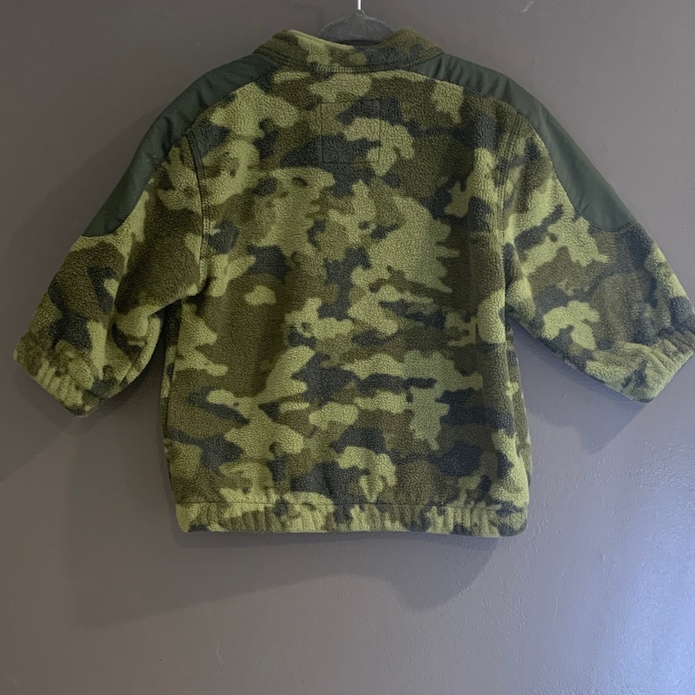 GAP Green Camouflage Fleece Jacket size 12-18 months - Picture 3 of 4